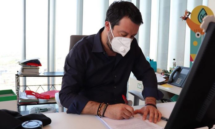 Salvini confarca scuole guida coronavirus