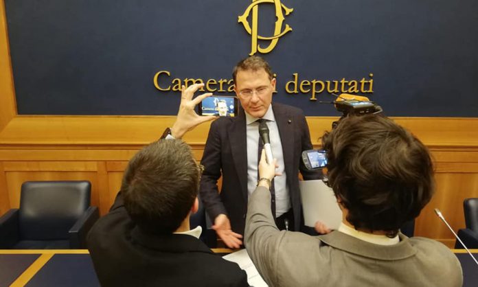 Edmondo Cirielli interviene sulla questione Marò