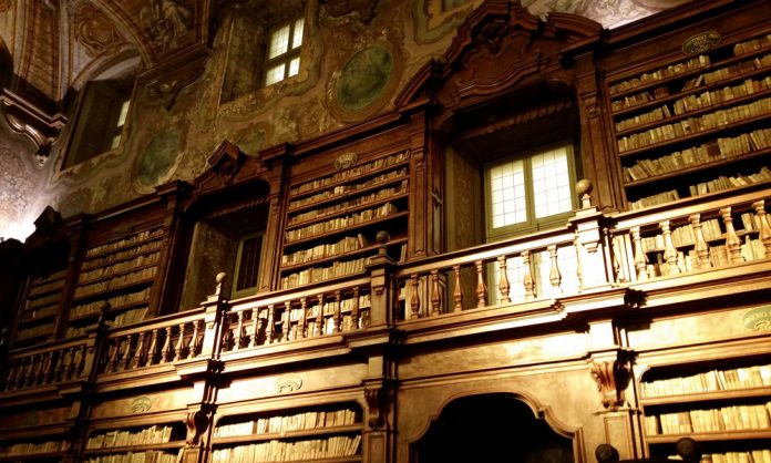 La Biblioteca dei Girolamini di Napoli