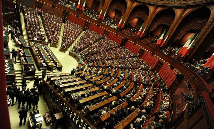Tre deputati si sospendo dal M5S