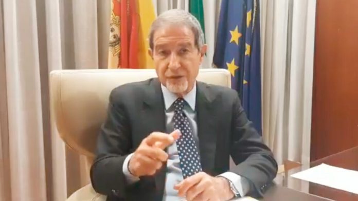 Nello Musumeci, presidente della Regione Sicilia, illustra le iniziative contro il Covid-19