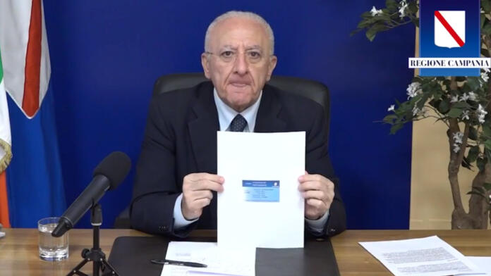 De Luca passaporto vaccinale in Campania
