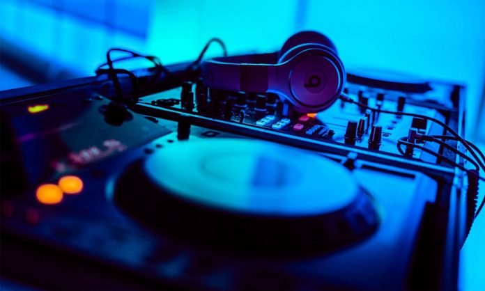Covid-19, verso la riapertura delle discoteche: capienza al 35%. Il Silb: «È ridicolo»