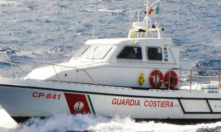 Mistero nel Napoletano: un sub trovato morto in mare con ferite alla testa