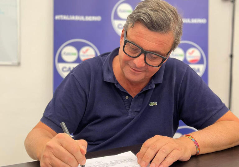 Attentato a Tel Aviv, Calenda: “profondo dolore per morte Parini”