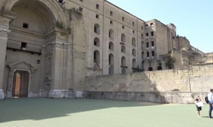 Palazzo Fuga detto anche l'Albergo dei Poveri di Napoli
