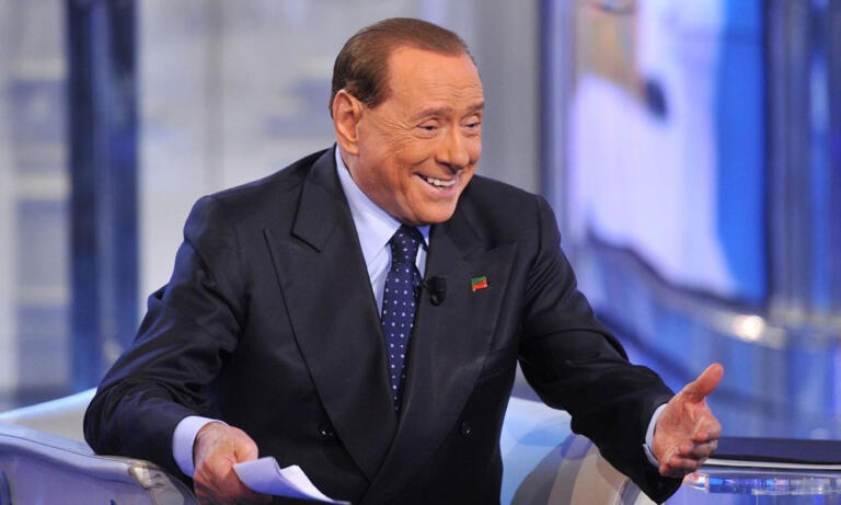 Berlusconi, il bollettino del San Raffaele: «Progressivo e costante miglioramento»