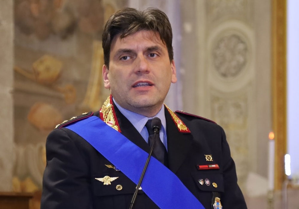 Orta di Atella, 30enne si barrica in casa e minaccia il suicidio