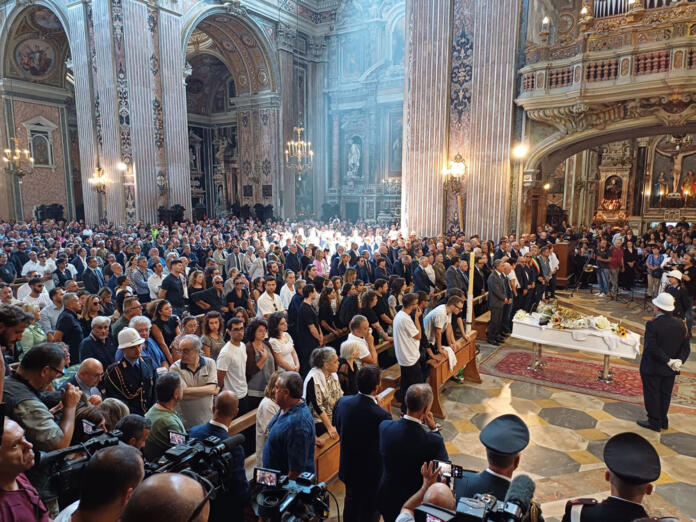 Il funerale di Giovanbattista Cutolo